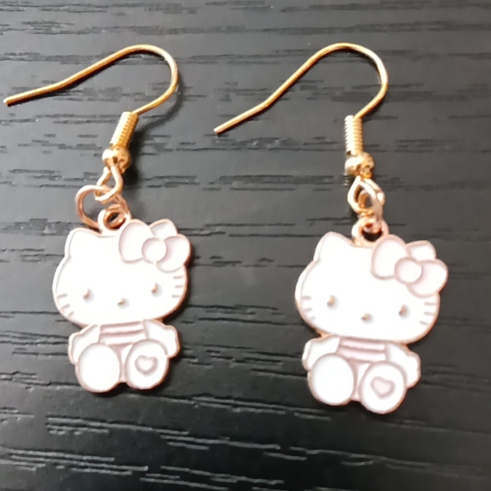 NEW Hello Kitty  Enamel Drop Earrings